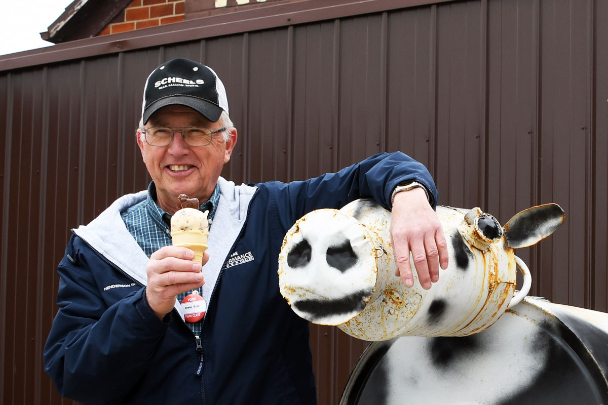 111 Dale Epp enjoyed the ice cream and the cow at the Kalona Cheese Factory.JPG
